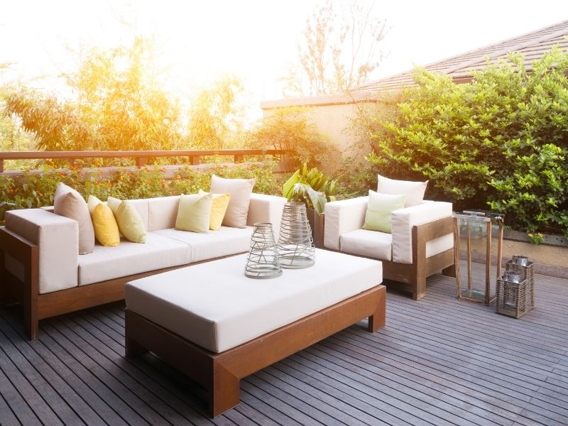 Möbel für den Garten kaufen - wichtige Hinweise und Tipps, die beachtet werden müssen.